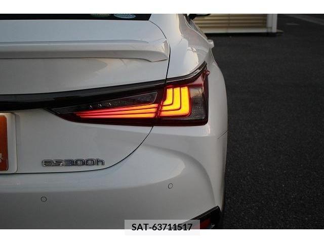 Lexus ES 2019-03 207753-11