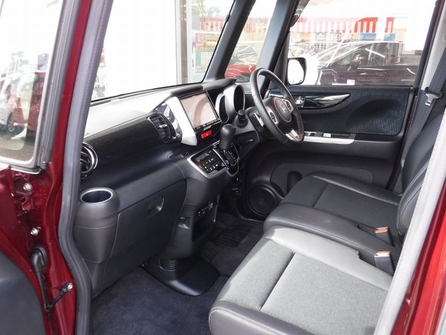 Honda N BOX CUSTOM 2017-05 18750-14