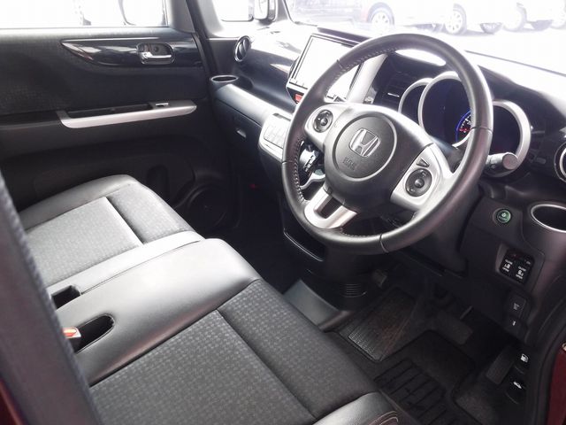 Honda N BOX CUSTOM 2017-05 18750-6