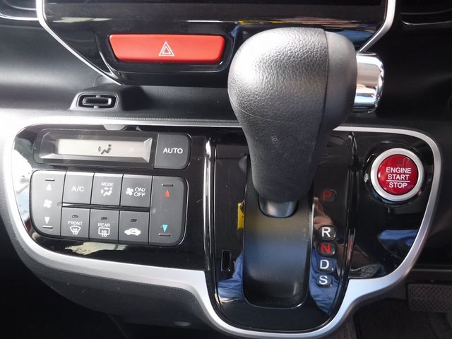 Honda N BOX CUSTOM 2017-05 18750-9