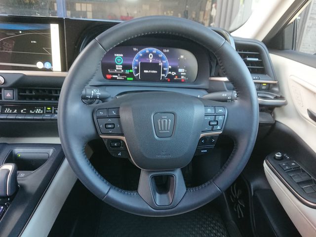 Toyota CROWN 2023-03 193810-14