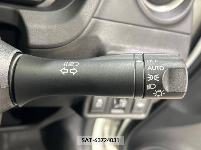 Nissan NOTE 2018-02 381364-6