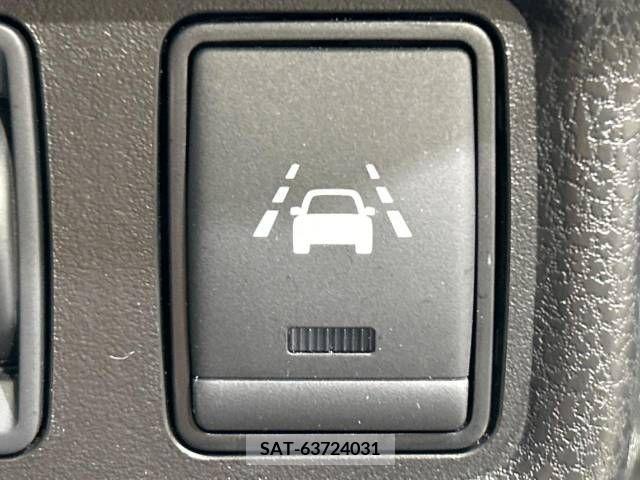 Nissan NOTE 2018-02 381364-4