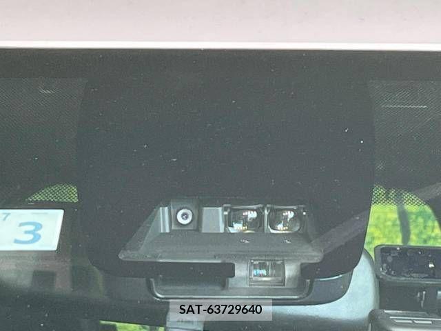 Toyota VOXY 2018-03 370367-5