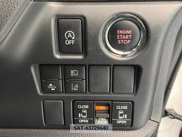 Toyota VOXY 2018-03 370367-4