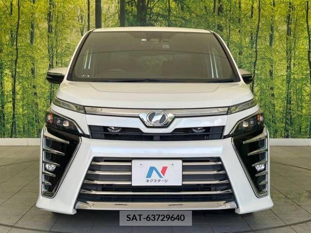 Toyota VOXY 2018-03 370367-14