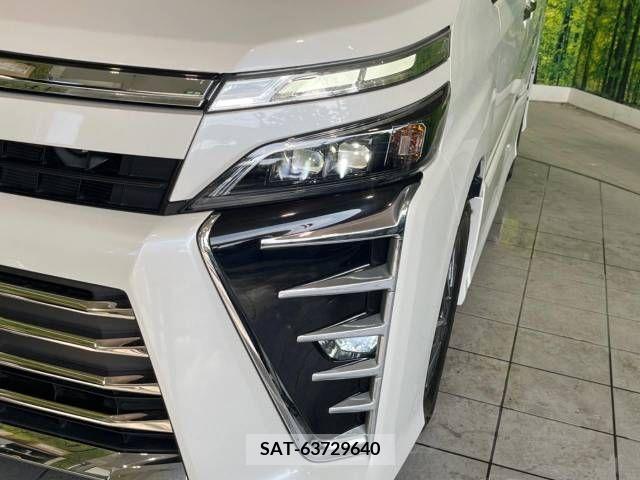 Toyota VOXY 2018-03 370367-12