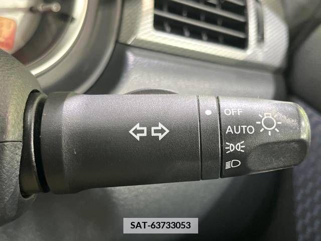Nissan TIIDA 2009-05 382125-5