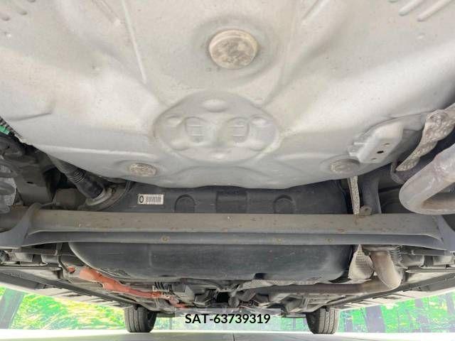 Toyota AQUA 2012-09 384449-19