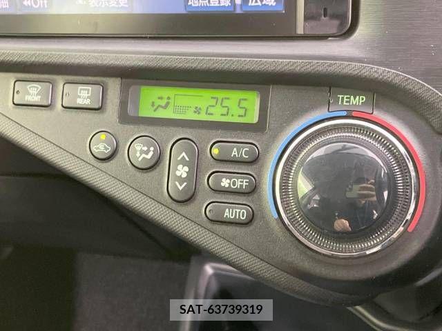 Toyota AQUA 2012-09 384449-3