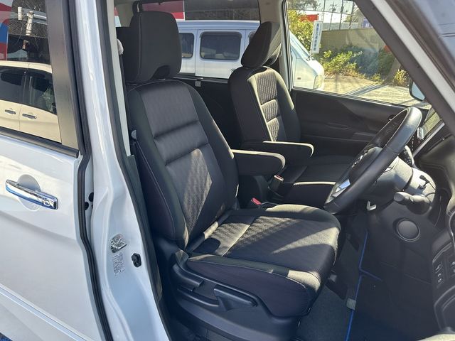 Nissan SERENA 2018-09 188368-12