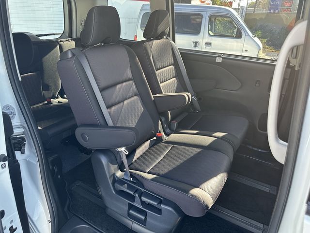 Nissan SERENA 2018-09 188368-14