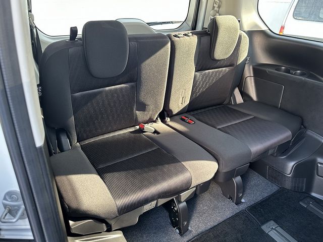 Nissan SERENA 2018-09 188368-16