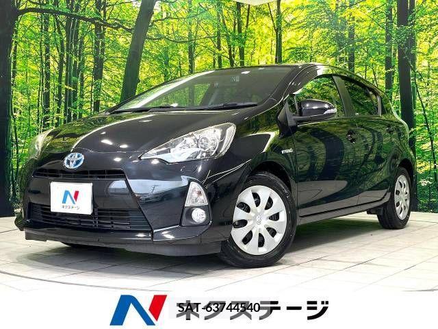 Toyota AQUA 2013-08 338279-0