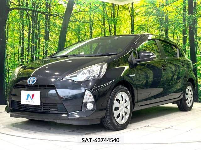 Toyota AQUA 2013-08 338279-15