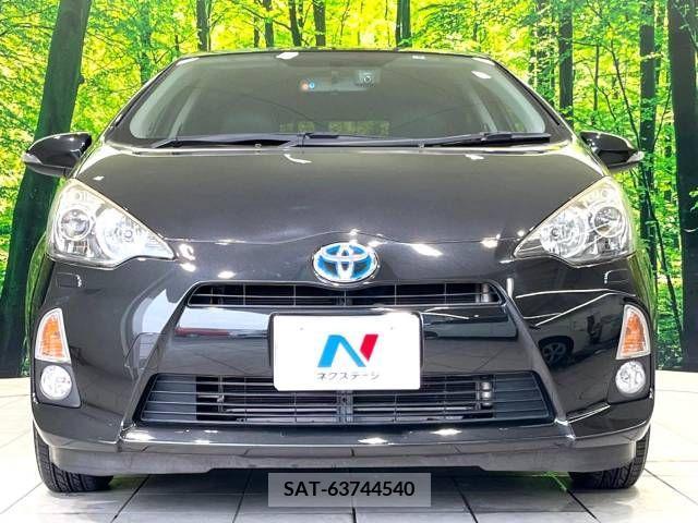 Toyota AQUA 2013-08 338279-13