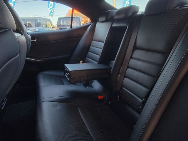 Lexus IS 2014-03 195828-21