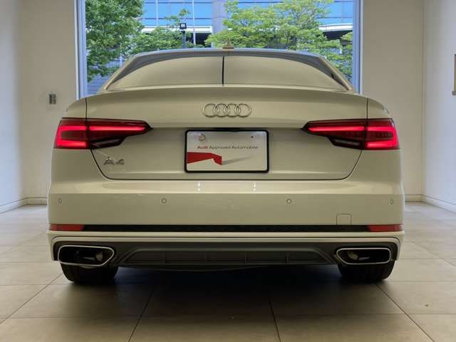 Audi A4 2019-05 183085-3