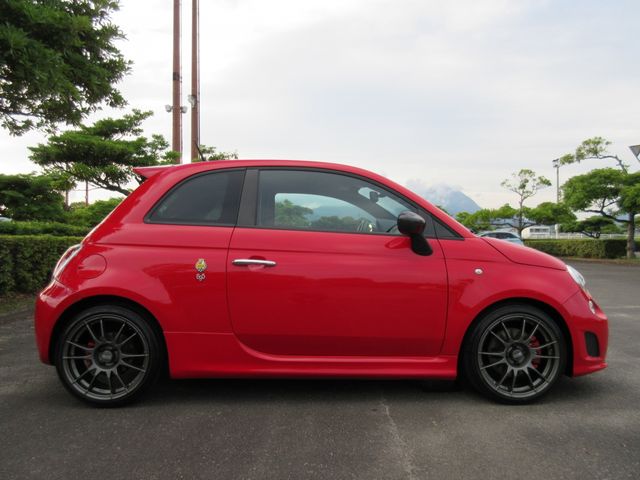 Abarth 695 2011-07 3525-11