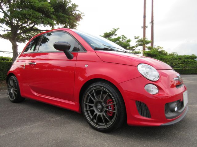Abarth 695 2011-07 3525-6