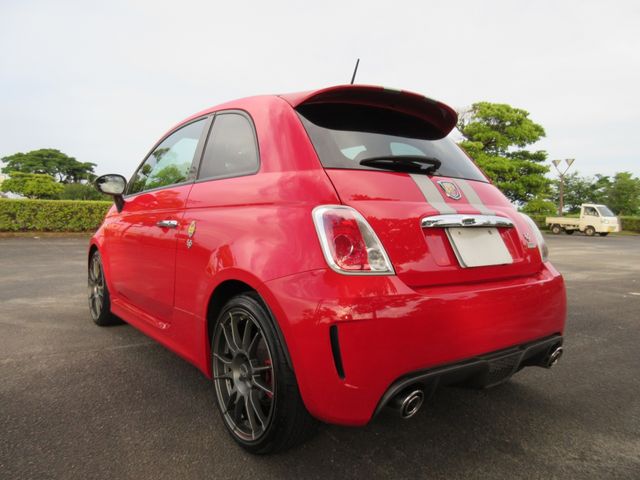 Abarth 695 2011-07 3525-14