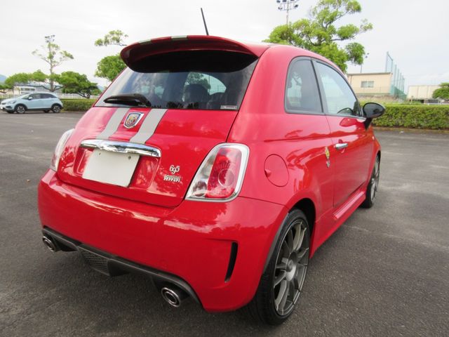 Abarth 695 2011-07 3525-16