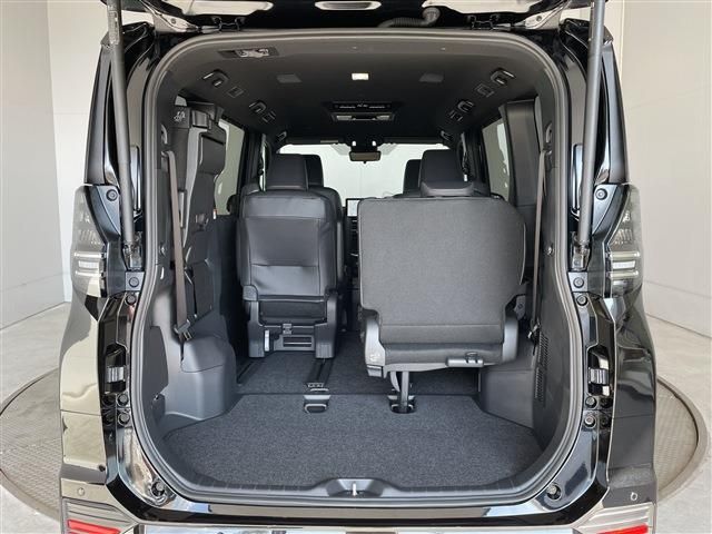 Toyota VOXY HYBRID 2023-10 24862-29
