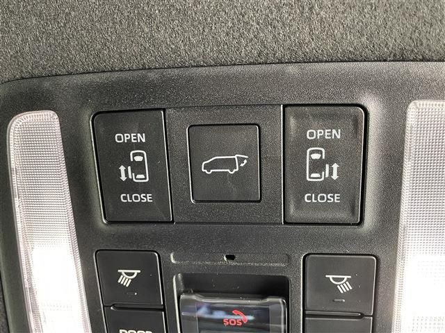 Toyota VOXY HYBRID 2023-10 24862-6