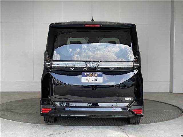 Toyota VOXY HYBRID 2023-10 24862-9