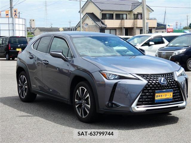 Lexus UX 2021-06 354377-1