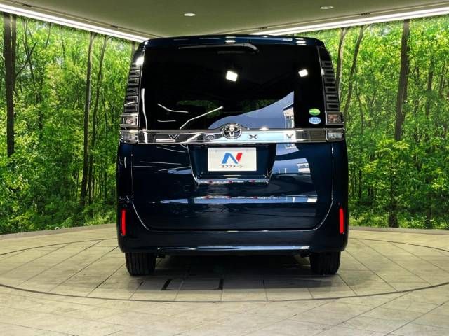 Toyota VOXY 2018-11 196033-15
