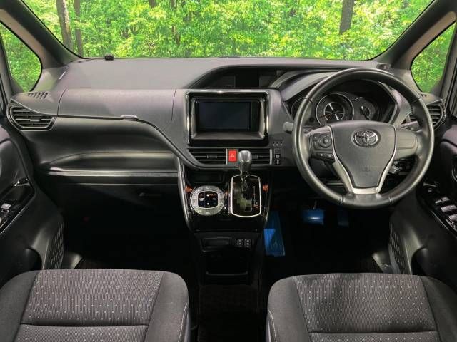 Toyota VOXY 2018-11 196033-1
