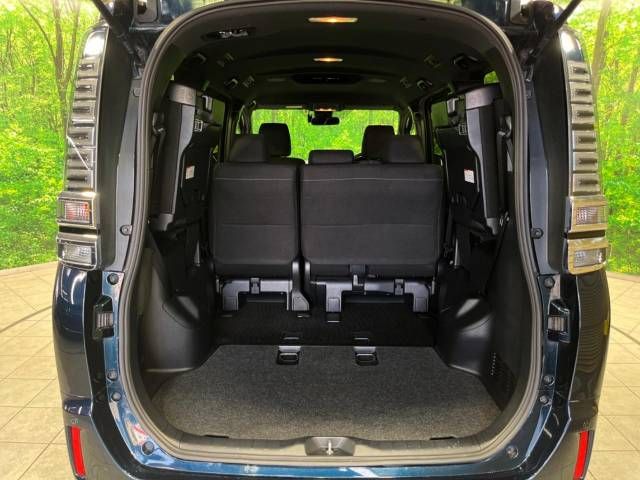Toyota VOXY 2018-11 196033-10