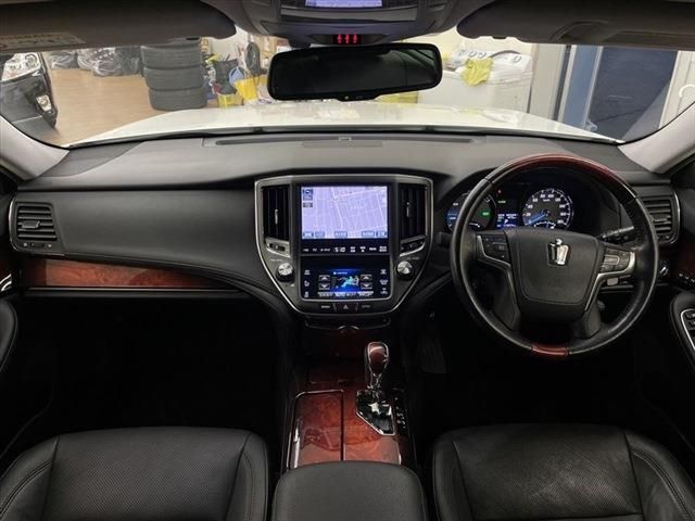 Toyota CROWN MAJESTA 2015-02 12414-18