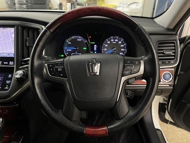 Toyota CROWN MAJESTA 2015-02 12414-24