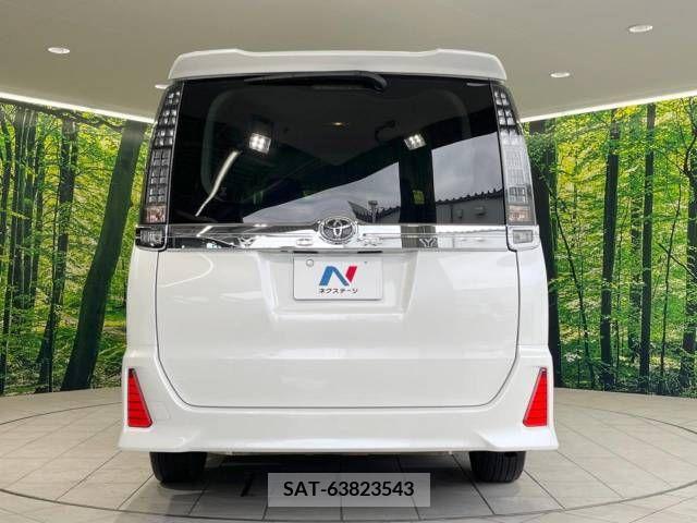 Toyota VOXY 2015-11 377687-16