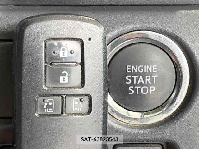 Toyota VOXY 2015-11 377687-6