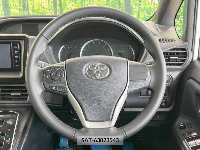 Toyota VOXY 2015-11 377687-12