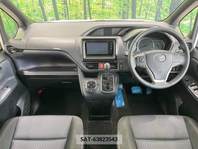 Toyota VOXY 2015-11 377687-1