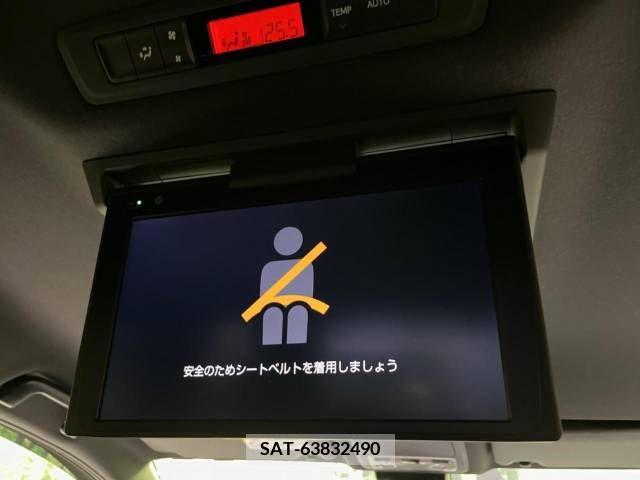 Toyota VOXY 2019-03 222703-2