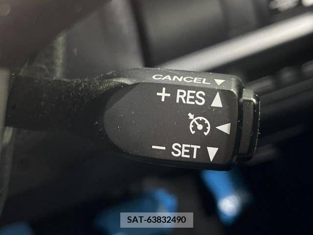 Toyota VOXY 2019-03 222703-7