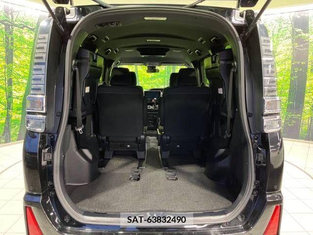 Toyota VOXY 2019-03 222703-11