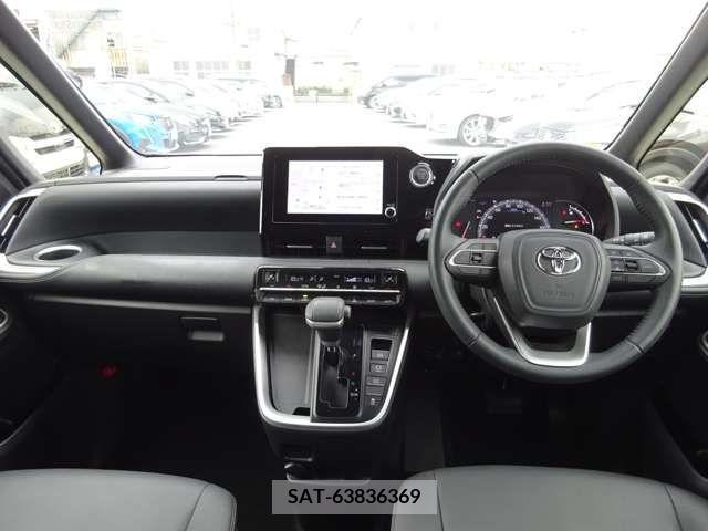 Toyota NOAH 2022-03 332200-1