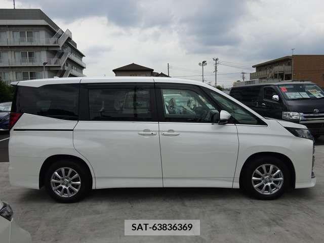 Toyota NOAH 2022-03 332200-10