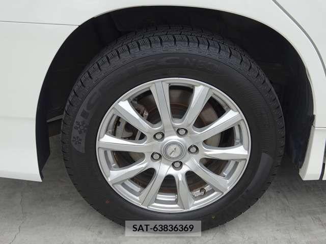 Toyota NOAH 2022-03 332200-13
