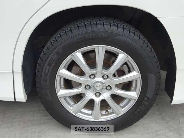 Toyota NOAH 2022-03 332200-12