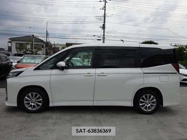 Toyota NOAH 2022-03 332200-9