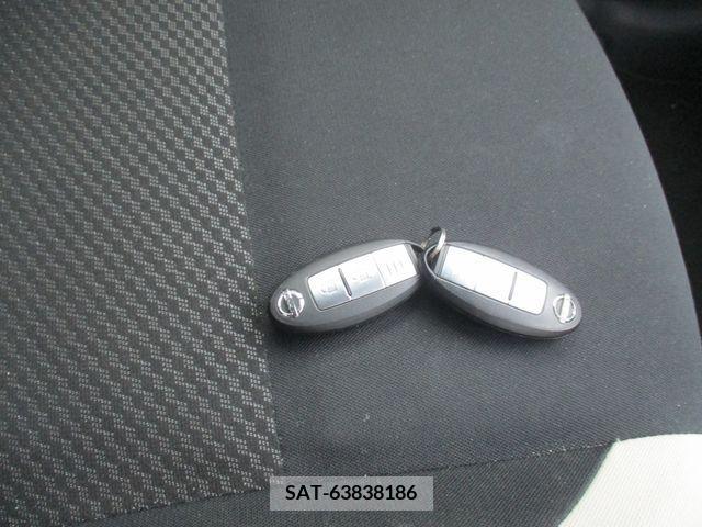 Nissan NOTE 2017-03 280052-11