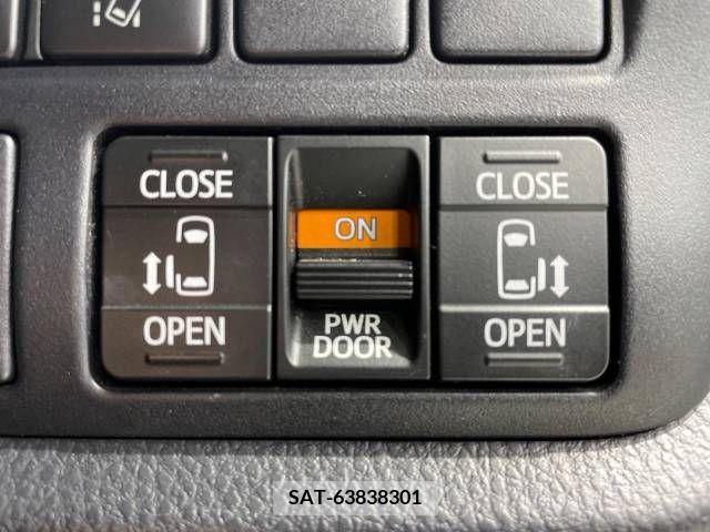 Toyota ESQUIRE 2018-08 390664-3