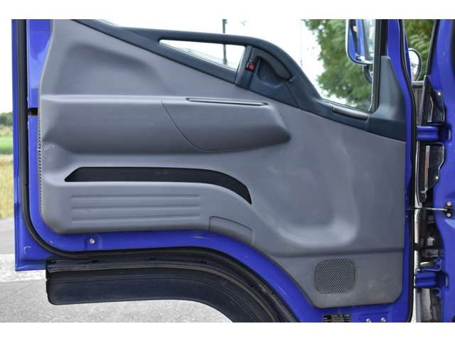 Mitsubishi CANTER 2012-07 23536-6